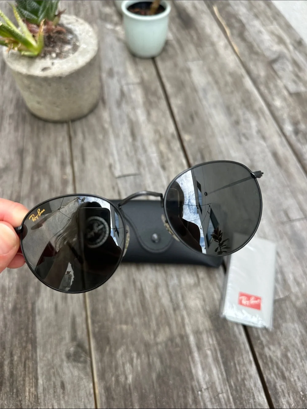 Ray-Ban Men’s Round Sunglasses - Black Frames with Dark Lenses